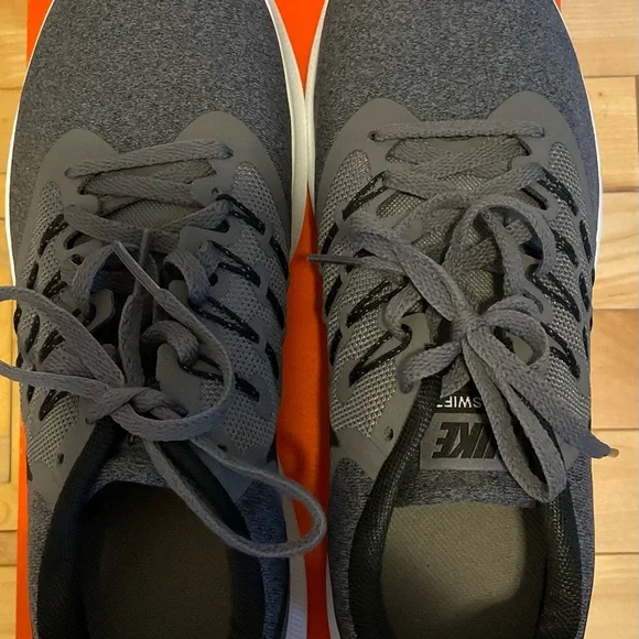 Men Nike Shoes Size 8 Brand New - Picture 3 of 3